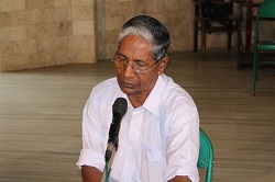 Lonappan-Konthuruthy and team in conversation  wih Dr. Joseph J. Palackal